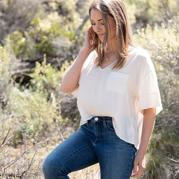 Meet your Posher, Kristina 🌺 - Picture 1 of 1